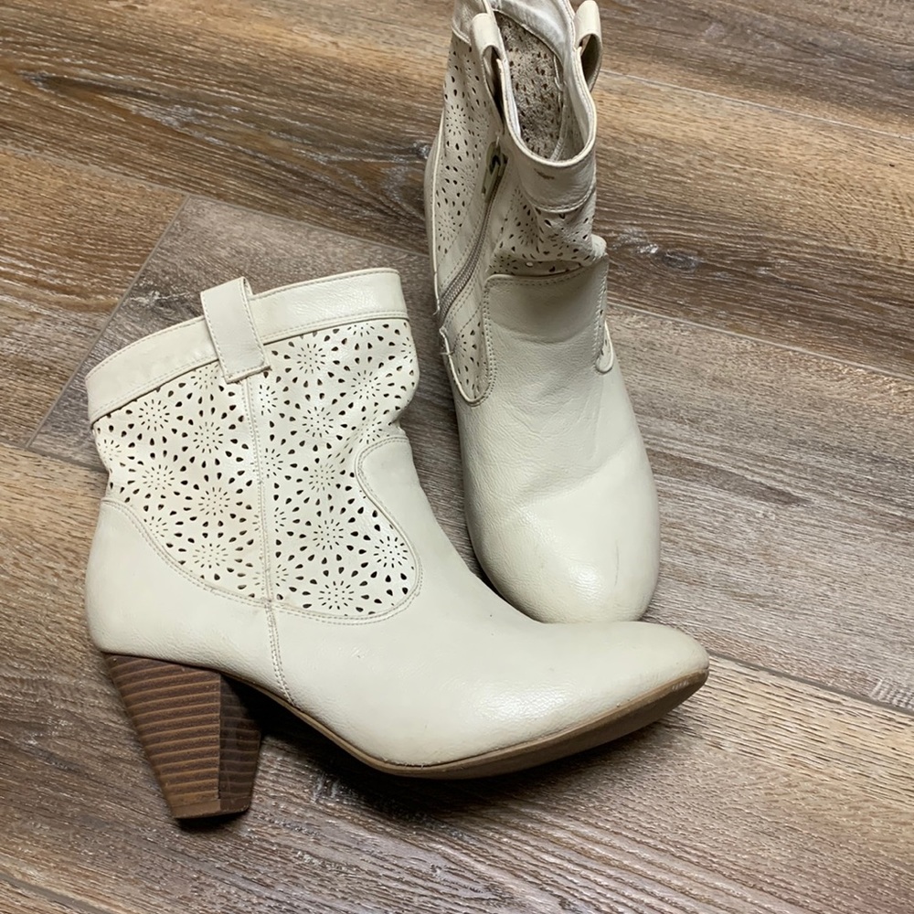 Rue 21 ankle boot